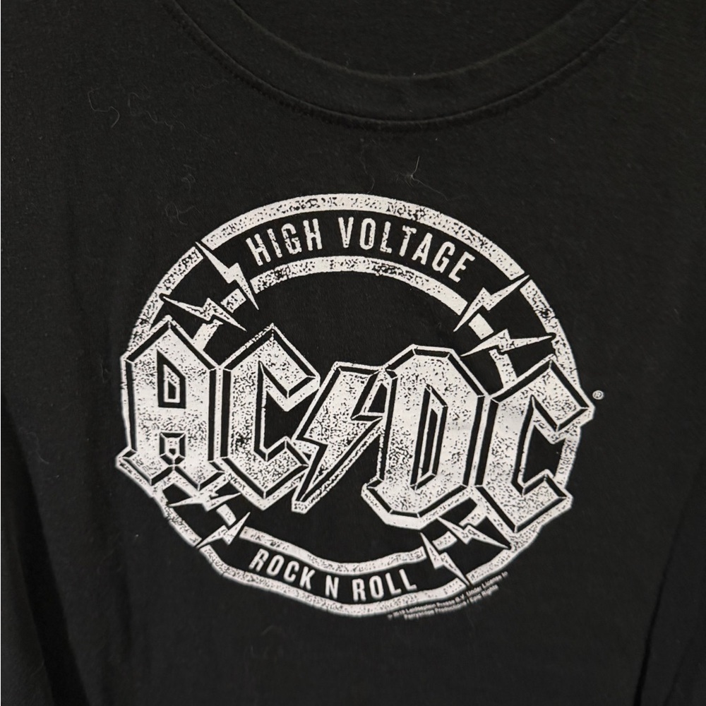 ❣️❄️Maurices AC/DC Tee - Picture 2 of 4
